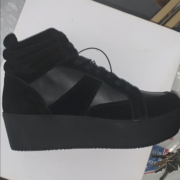 steve madden heel sneakers